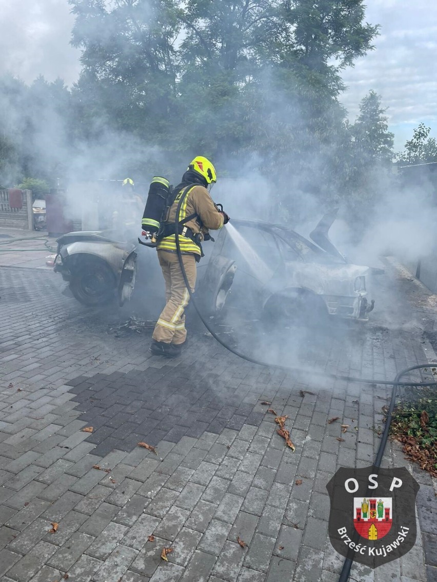 Pożar samochodu w Rzadkiej Woli (gmina Brześć Kujawski)