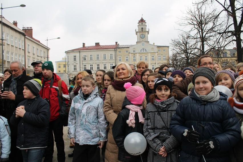 Piknik Cyfryzacyjny w Gorlicach. Oficjalne odsłonięcie pomnika Łukasiewicza [ZDJĘCIA]