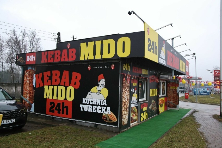 Kraftowe mięso i dostępność 24 godziny na dobę. Kebab Mido ruszył przy ulicy Krakowskiej w Kielcach. Zobacz film i zdjęcia