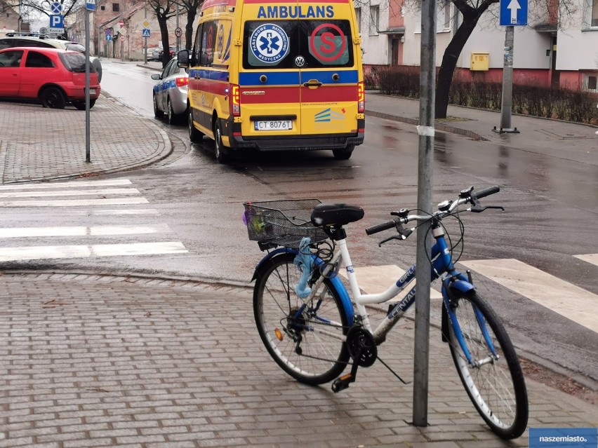 Wypadek w centrum Włocławka. 19-latce, która potrąciła rowerzystkę, zatrzymano prawo jazdy [zdjęcia]
