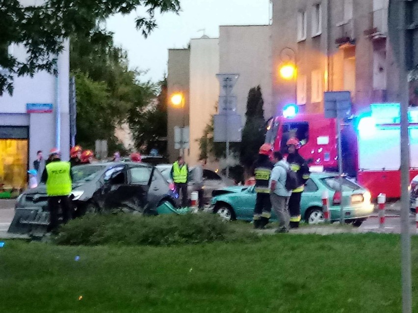 W piątek w godzinach wieczornych doszło do groźnie wyglądającego wypadku na ul. Krasińskiego 25 na Żoliborzu. Uważajcie na utrudnienia.