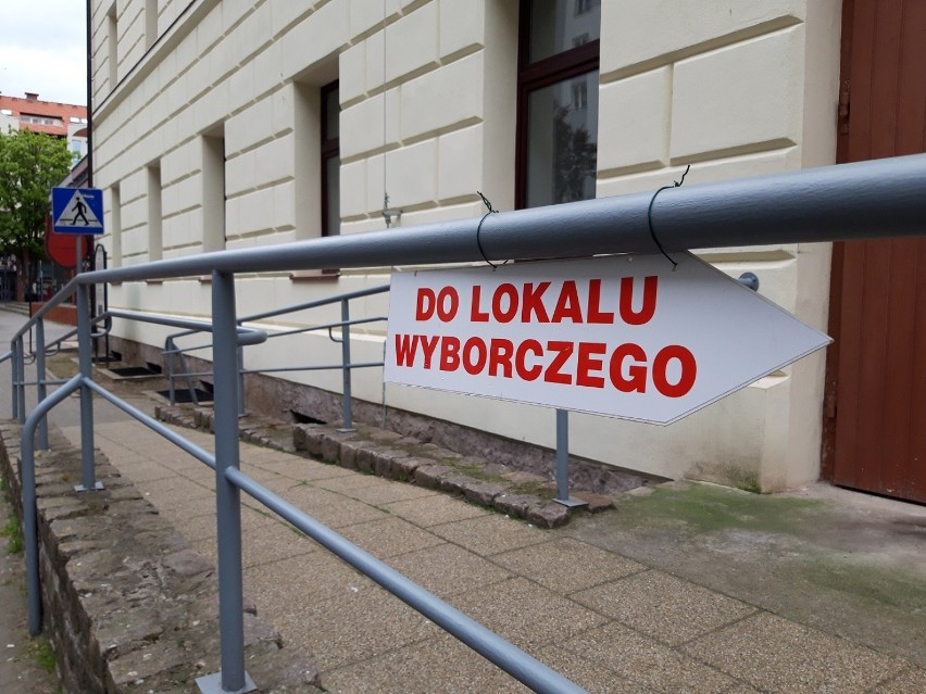 Wybory w Kołobrzegu przebiegają spokojnie - w kurorcie głosuje wyjątkowo dużo przyjezdnych