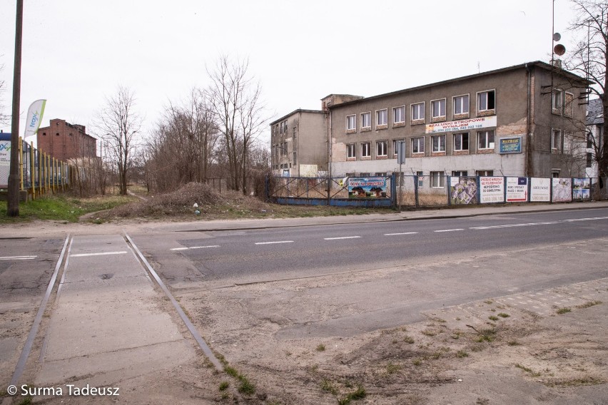 Ul. Kochanowskiego. Obok dawnych budynków powstaje Osiedle Królewskie ZDJĘCIA