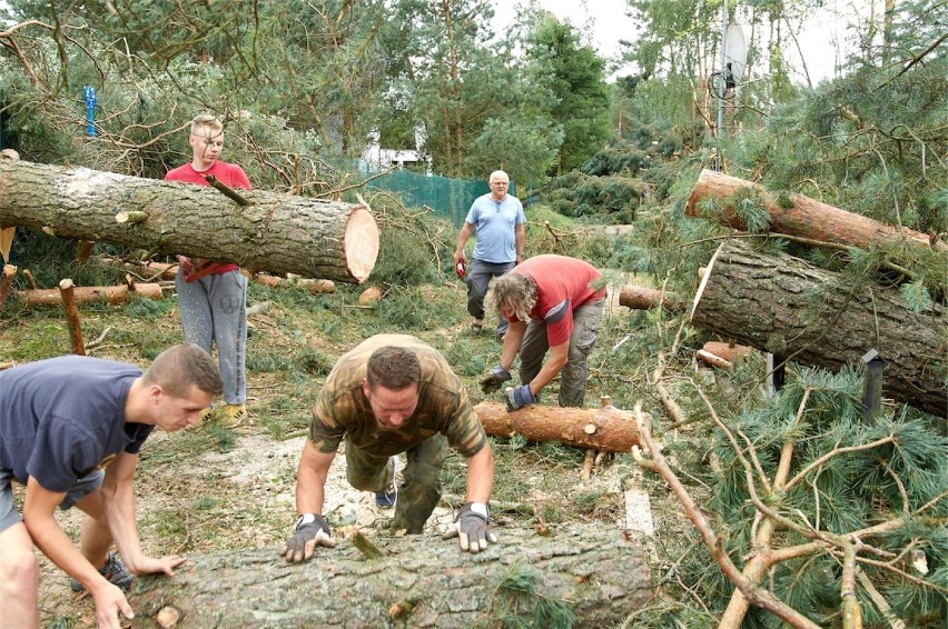 Po nawałnicy koło Kłodna nadal potrzebują pomocy. Relacja Internautki z akcji ratunkowej [zdjęcia]