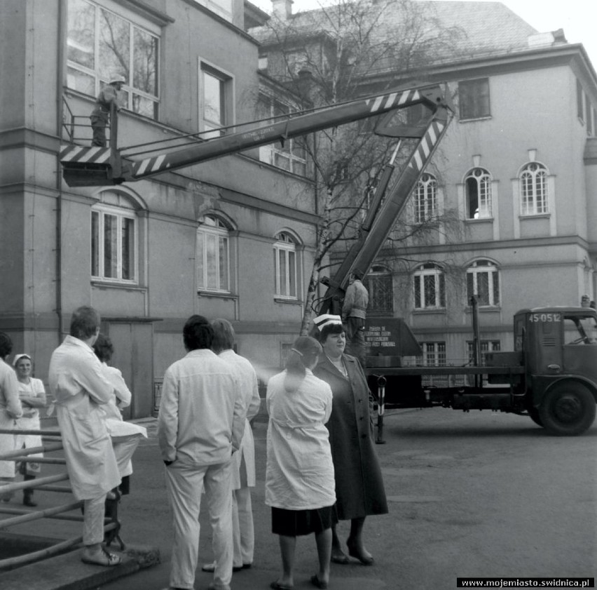 8 miesięcy temu sprzedano dawny szpital. I wciąż nie wiadomo jaki czeka go los (STARE ZDJĘCIA)