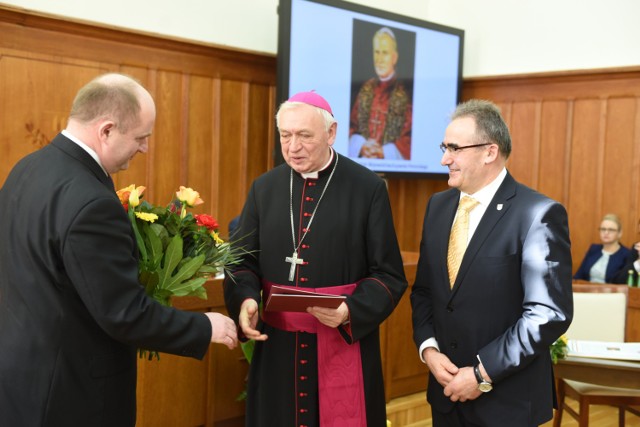 Jan Paweł II stał się oficjalnie patronem województwa kujawsko-pomorskiego.