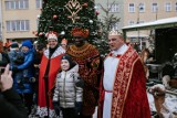 Orszak trzech króli w Obornikach. Wierni z trzech obornickich parafii podążali korowodem za Melchiorem, Kacprem i Baltazarem