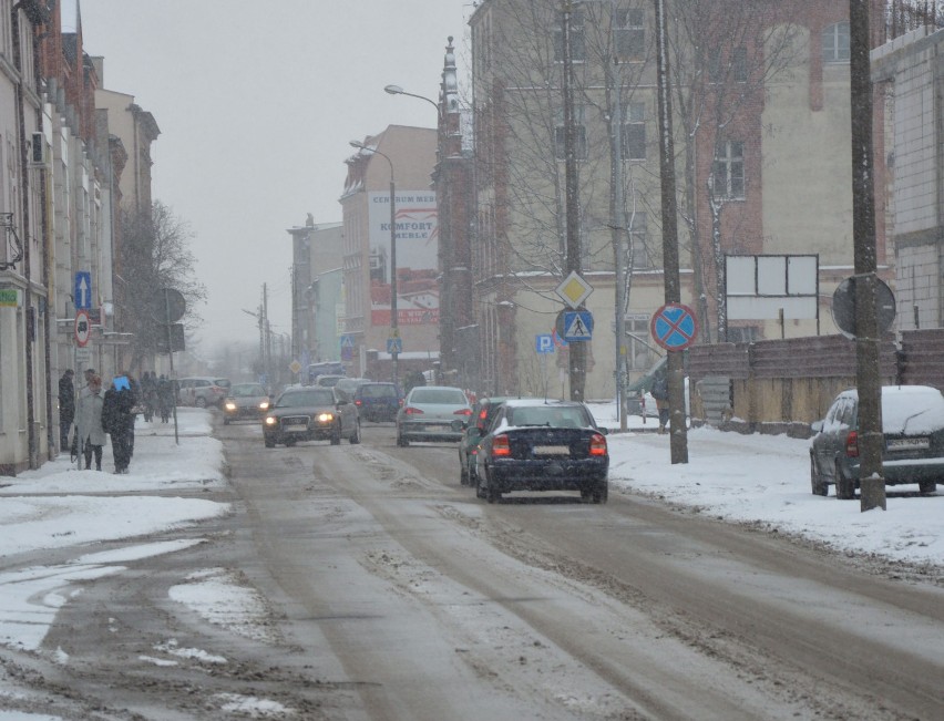 Zima 2016 w powiecie starogardzkim. Utrudnienia na drogach z powodu śniegu [ZDJĘCIA, SONDA]