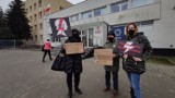 Strajk Kobiet w Piotrkowie: Policja przesłuchuje uczestników protestu przeciw zaostrzeniu ustawy antyaborcyjnej [ZDJĘCIA]