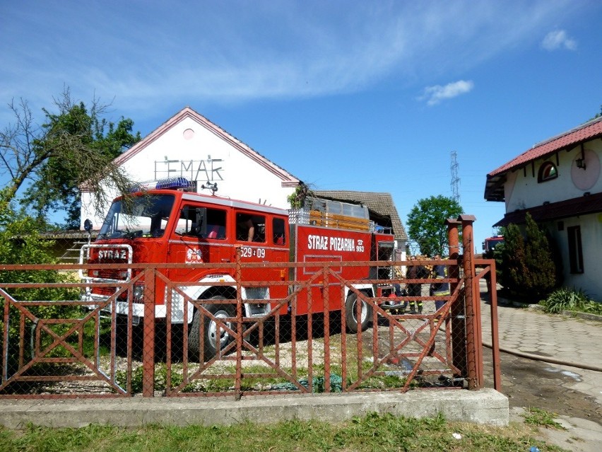 Pożar Warszkówko. Palił się zakład stolarski w Warszkówku (gmina Sławno)