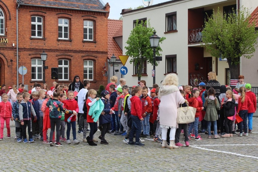 Zbąszyń "Majówka z Polską" - Święto Flagi Rzeczypospolitej Polskiej. Polskie barwy narodowe