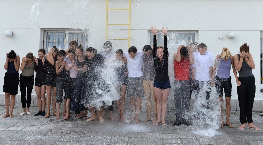 ice bucket challenge opera narodowa