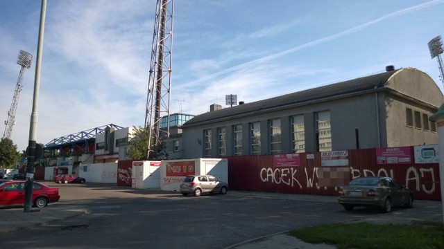 Wulgarne napisy na stadionie Widzewa