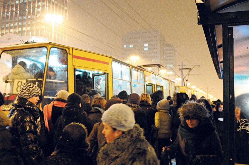 Brak napięcia w sieci trakcyjnej spowodował, że tramwaje...