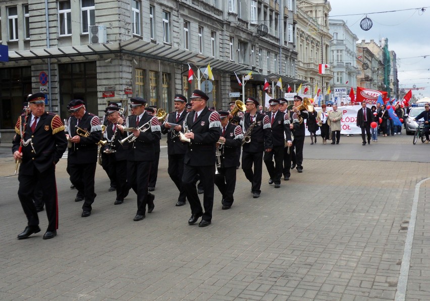 1-majowy pochód ulicą Piotrkowską
