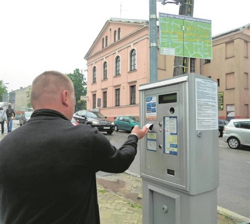 Strefa płatnego parkowania w Piotrkowie bez opłat