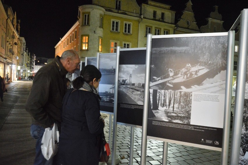 Tego Opola już nie ma, ale na szczęście można je zobaczyć na zdjęciach. Wystawa na opolskim Rynku