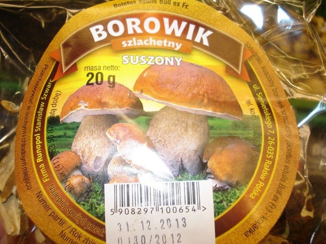 Grzyby suszone

Biedronka: brak
Stokrotka: borowiki &#8211; 5,99 zł/20 gram
Tesco: borowiki &#8211; 9,99 zł/40 gram