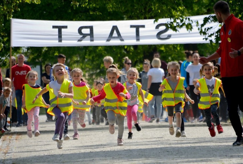 IV Wiosenny Bieg o Zdrowie w skierniewickim parku [ZDJĘCIA]