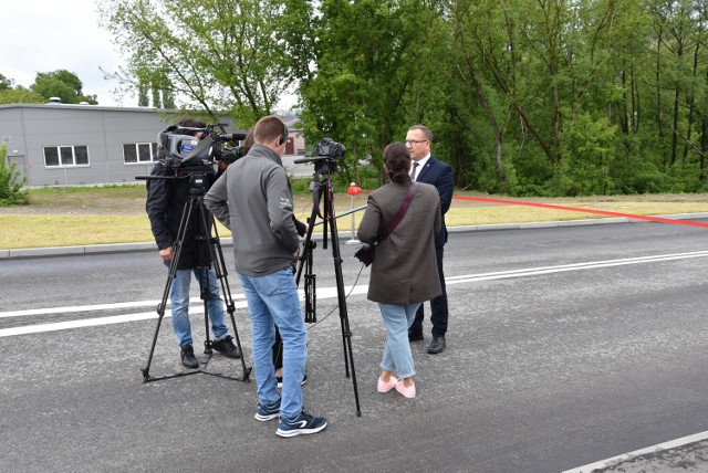 Największą inwestycją tej kadencji w Golubiu-Dobrzyniu jest infrastruktura dla parku przemysłowego. Na kolejnych slajdach zobaczycie ile wyniosły wydatki inwestycyjne miasta w poszczególnych latach