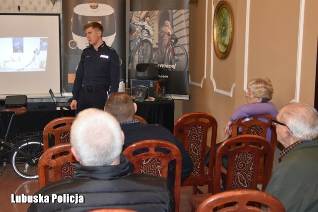 Policjanci z Żagania zapowiadają wizyty na każdym spotkaniu połączonym z prezentacją produktów