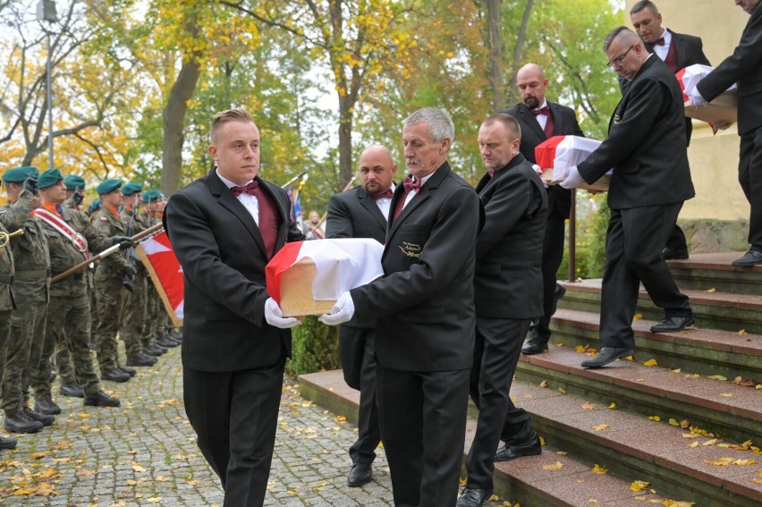W Mełnie pod Grudziądzem pochowano 13 żołnierzy Wojska...