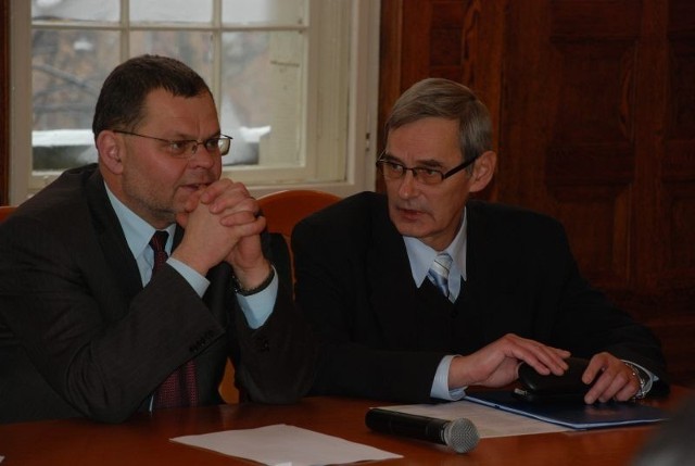 Nowy starosta i wicestarosta: Walery Czarnecki (z prawej) i Konrad Rowiński