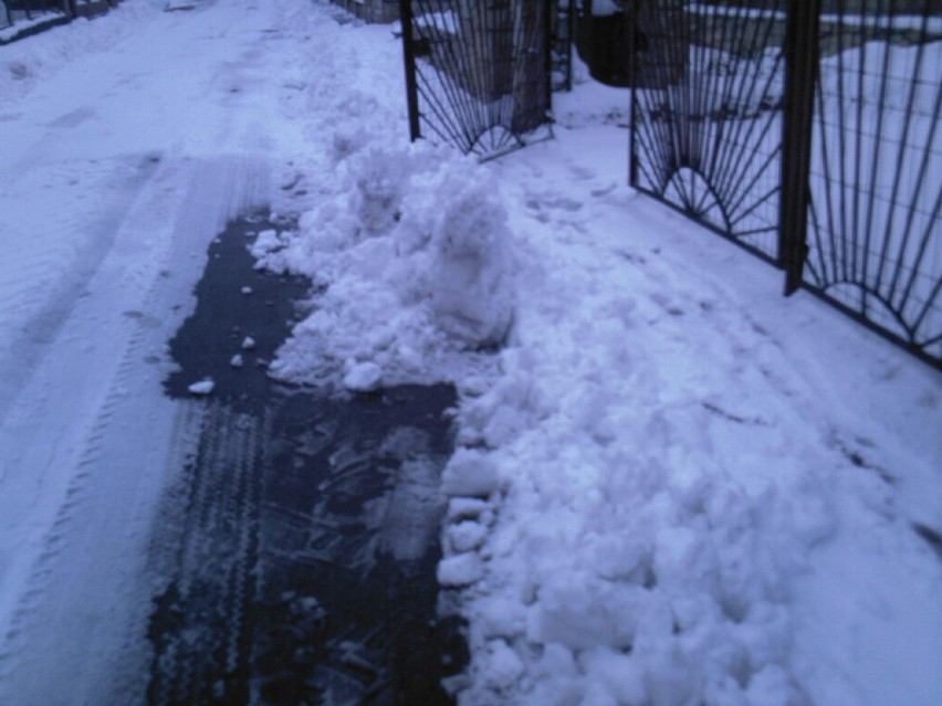 List Czytelnika: Mieszkanka Świętochłowic żąda usunięcia śniegu przez firmę odśnieżającą ulice