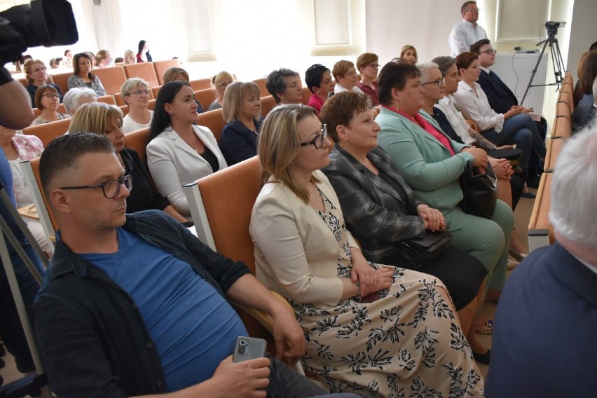 Odznaczenia dla kaliskich pielęgniarek, pielęgniarzy i położnych. ZDJĘCIA