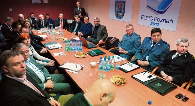 Wczoraj radni, władze klubu, policjanci i prezydent Tomasz Kayser zastanawiali się, jak poprawić bezpieczeństwo na stadionie przy Bułgarskiej