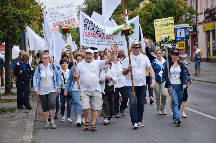 Bełchatowska Pielgrzymka 2019. Uczestnicy 126. Bełchatowskiej Pielgrzymki wyruszyli na Jasną Górę [ZDJĘCIA]