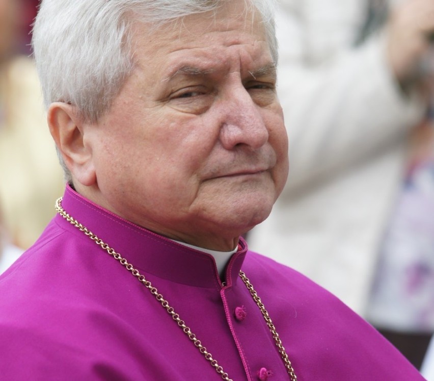 Biskup Edward Janiak opuścił diecezję kaliską i już ma tutaj...