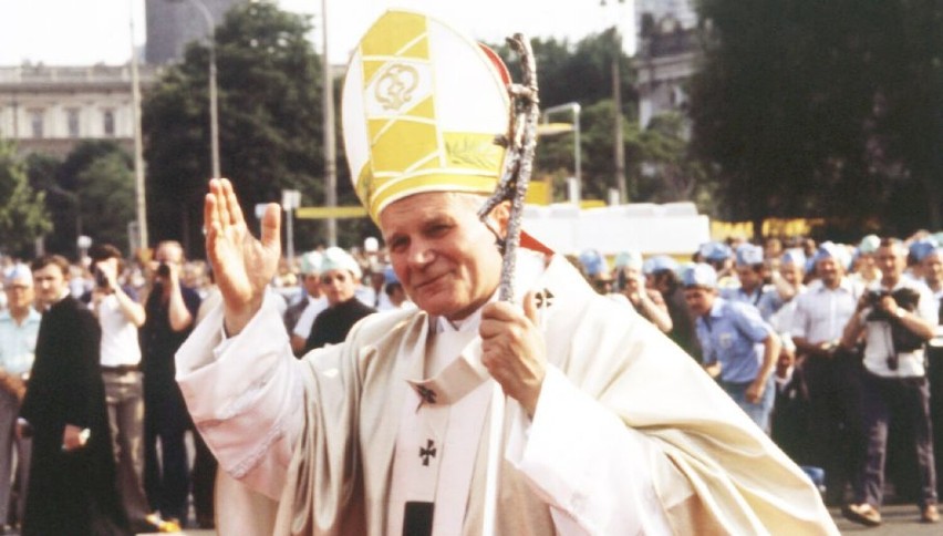 2 kwietnia 2005 roku o godz. 21.37 zmarł papież Jan Paweł II