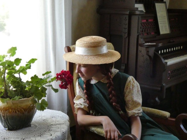 Córka Bernadety Milewskiej - Nadia w stylizacji na Anię z Zielonego Wzgórza