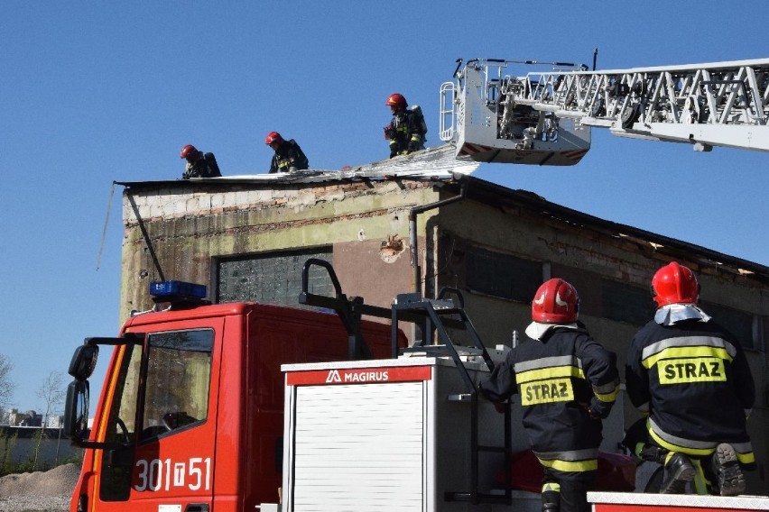 Groźny pożar w Kielcach! Wielka akcja strażaków (WIDEO, ZDJĘCIA)