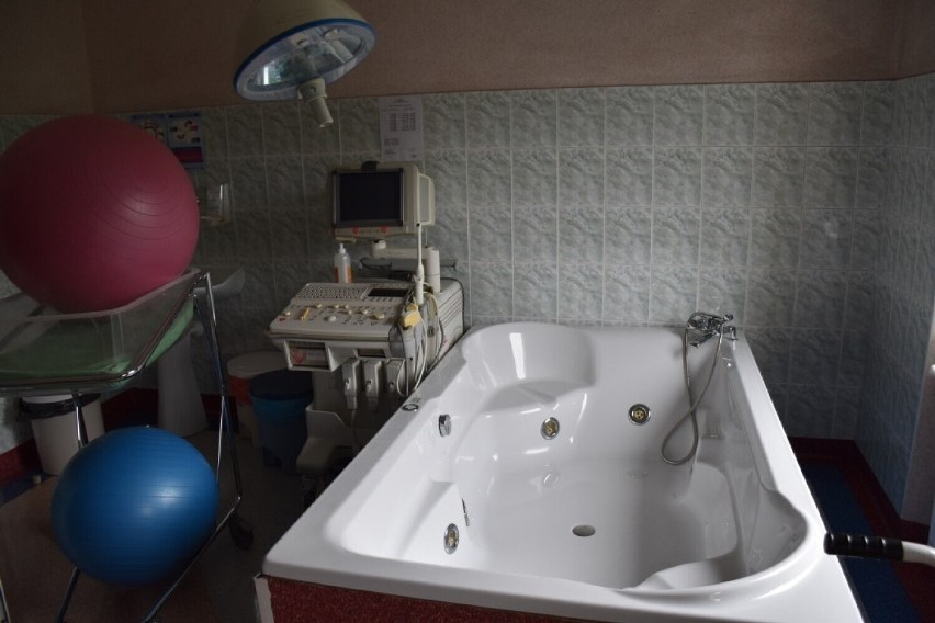 Szpital w Kaliszu zamknięty dla odwiedzających. Co z porodami rodzinnymi? 