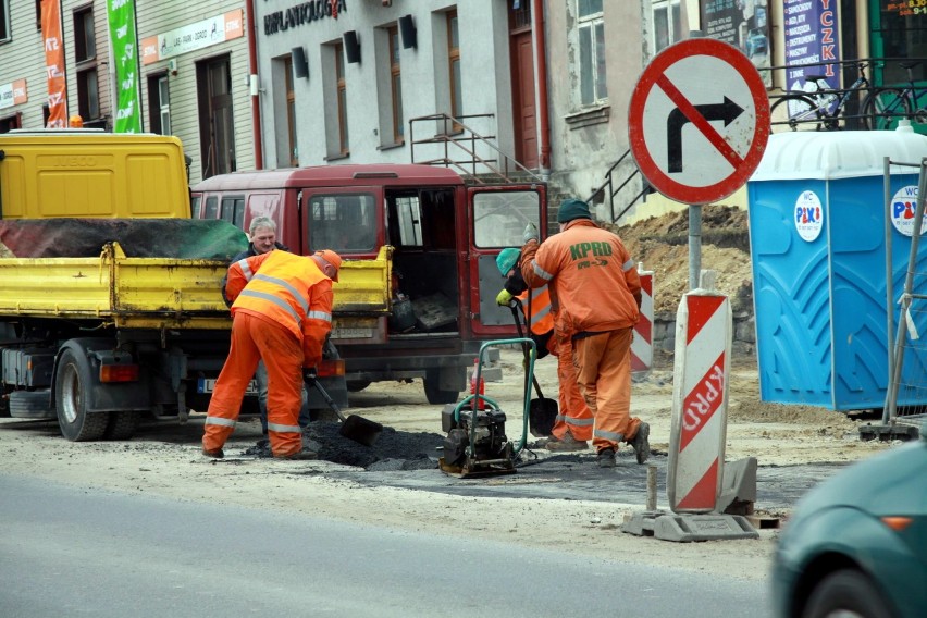 Utrudnienia na Drodze Męczenników Majdanka są związane z...