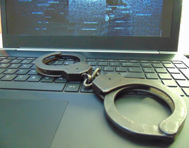 Policjanci szukają hakera, który z konta 2-letniego oświęcimianina ukradł 2 tys. złotych.
