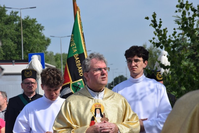 Procesja Bożego Ciała w parafii św. Jadwigi w Tychach