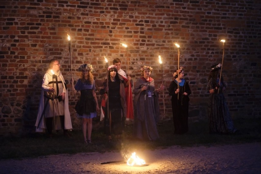 Kupalnocka czyli Walentynki po Słowiańsku - spektakl ognia w ruinach zamku krzyżackiego w Toruniu