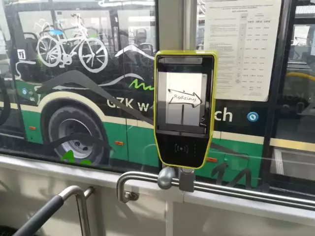 W autobusach kursujących między gminą Rędziny a Częstochową zainstalowano biletomaty