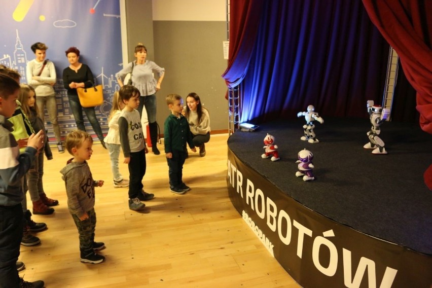 Robopark - interaktywna wystawa robotów w Galerii Alfa.