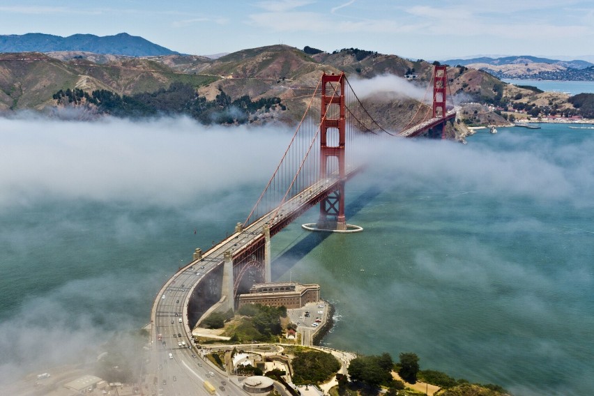 Słynny most wiszący nad cieśniną Golden Gate wciąż zachwyca...