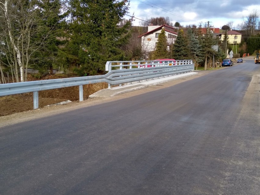 Odbudowany most w Chmielniku w ciągu drogi powiatowej...