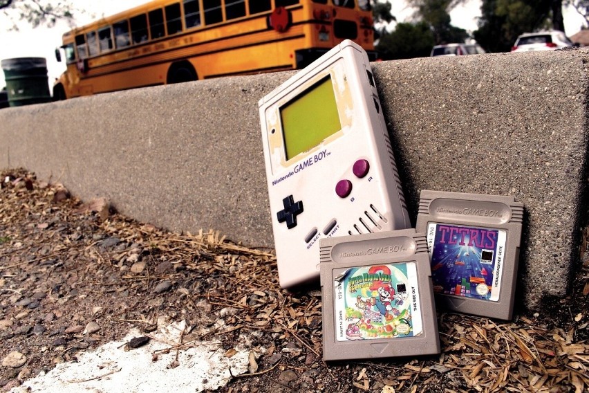 przenośna konsola do gier Game Boy, wprowadzona przez...