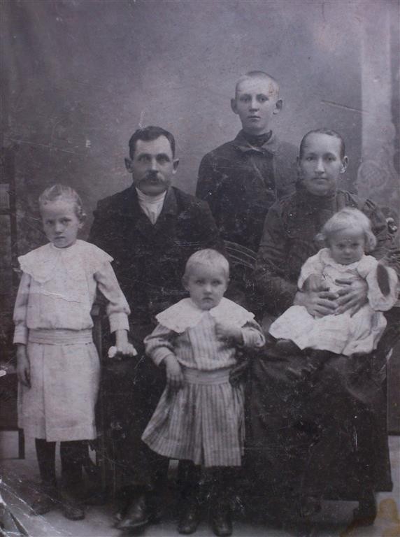 Rodzina Wąsów, 1911 r. Marianna, Michał, Apolonia,...