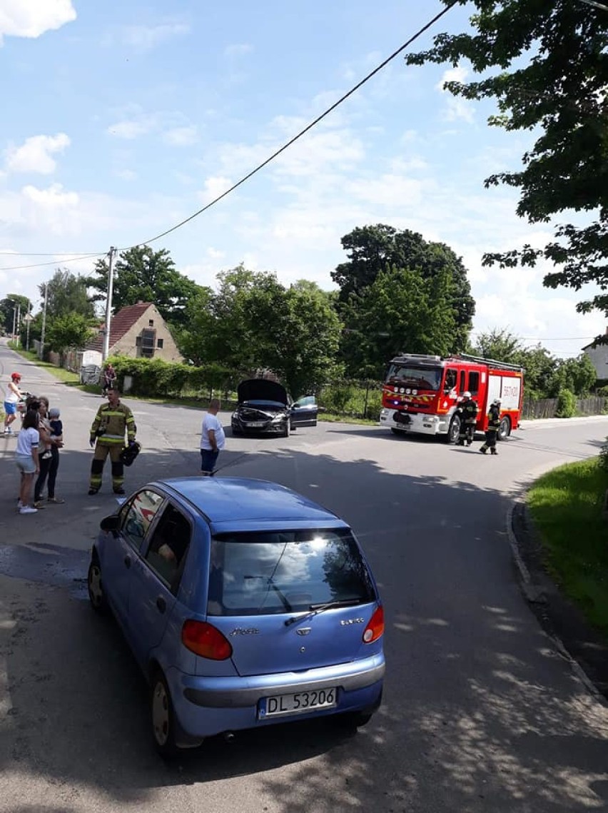 Wypadek w Czechach. Matiz zderzył się VW. Jedna osoba w szpitalu (ZDJĘCIA)