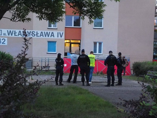 Do tragedii doszło we wtorek ok. godziny 20.20 w wieżowcu przy ulicy Władysława IV w Koszalinie.