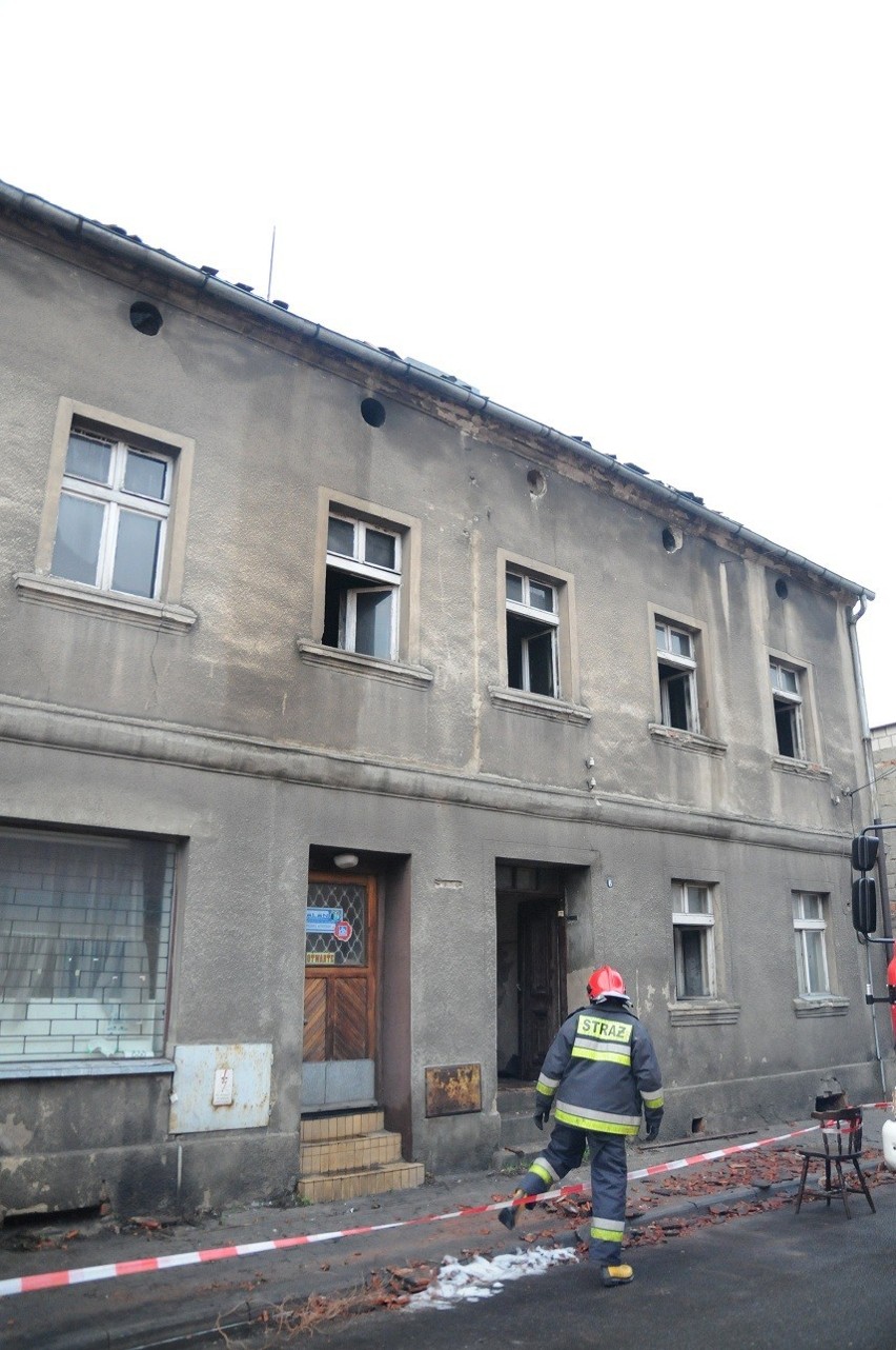 Kolejny pożar kamienicy w Śremie. W nocy ktoś podpalił dom przy ulicy Piaskowej