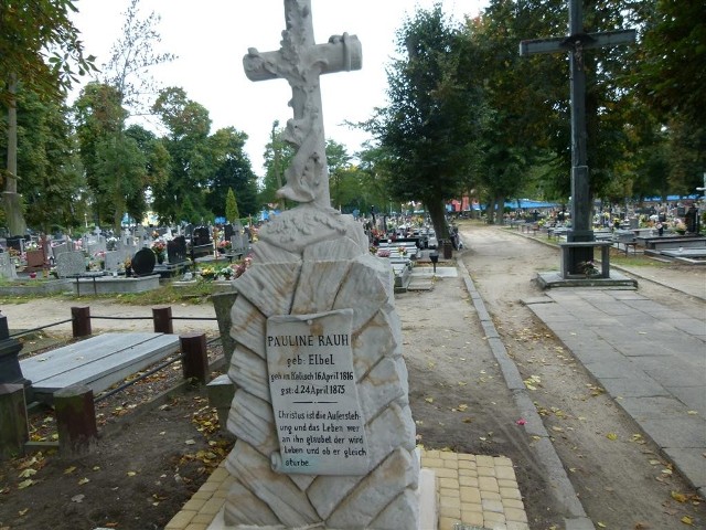 Ubiegłoroczna kwesta na cmentarzu w Zduńskiej Woli pozwoliła na odnowienie nagrobka Pauline Rauh